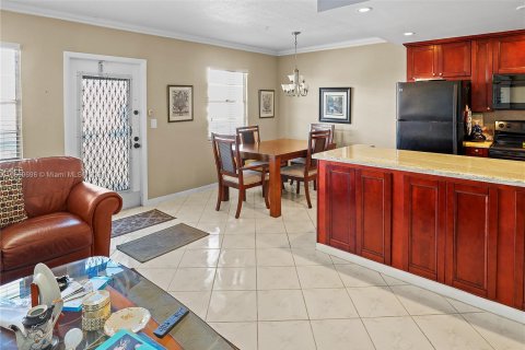 Condo in Deerfield Beach, Florida, 2 bedrooms  № 1389762 - photo 16