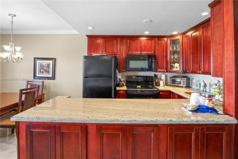 Condo in Deerfield Beach, Florida, 2 bedrooms  № 1389762 - photo 7