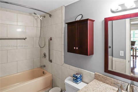 Copropriété à vendre à Deerfield Beach, Floride: 2 chambres, 76.18 m2 № 1389762 - photo 26