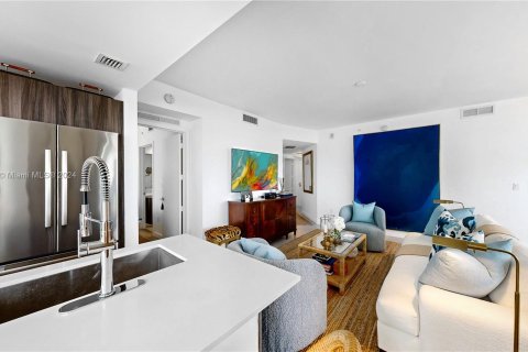 Condominio en venta en Miami, Florida, 2 dormitorios, 109.44 m2 № 1389731 - foto 13