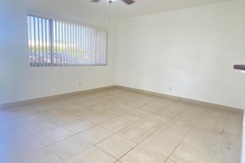 Copropriété à vendre à Palm Springs, Floride: 1 chambre, 59.64 m2 № 1141509 - photo 16