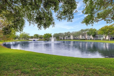 Copropriété à vendre à Coconut Creek, Floride: 2 chambres, 107.86 m2 № 1141568 - photo 1