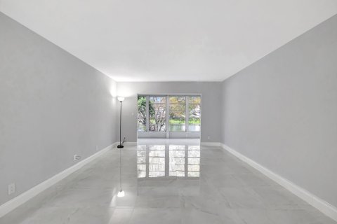 Copropriété à vendre à Coconut Creek, Floride: 2 chambres, 107.86 m2 № 1141568 - photo 16