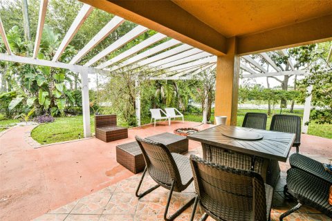 Villa ou maison à vendre à Miramar, Floride: 3 chambres, 163.51 m2 № 1289040 - photo 21