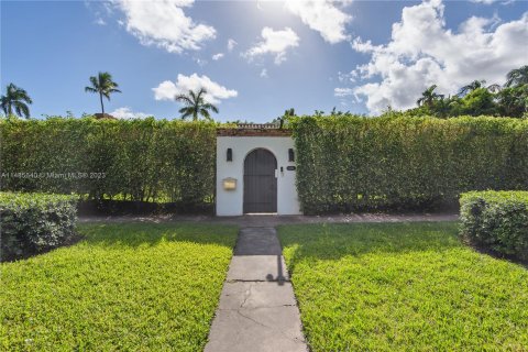 House in Miami Beach, Florida 4 bedrooms, 320.51 sq.m. № 837175 - photo 2