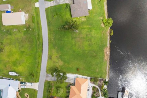 Terreno en venta en Punta Gorda, Florida № 1377774 - foto 1