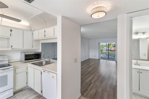 Condo in Sunrise, Florida, 2 bedrooms  № 1104371 - photo 9