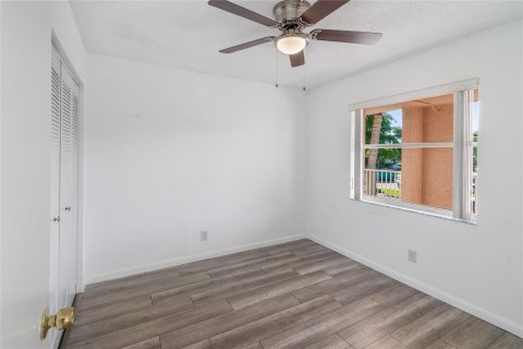 Copropriété à vendre à Sunrise, Floride: 2 chambres, 75.72 m2 № 1104371 - photo 7