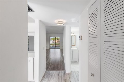 Copropriété à vendre à Sunrise, Floride: 2 chambres, 75.72 m2 № 1104371 - photo 14