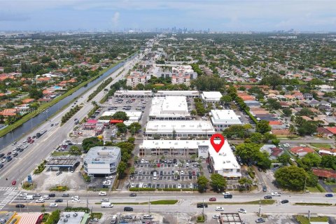 Commercial property in Miami, Florida № 1228198 - photo 23