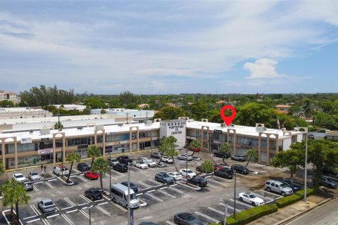 Commercial property in Miami, Florida № 1228198 - photo 25