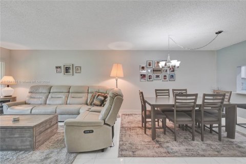 Copropriété à vendre à Lauderhill, Floride: 2 chambres, 99.41 m2 № 1170862 - photo 14