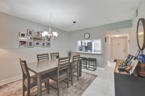 Copropriété à vendre à Lauderhill, Floride: 2 chambres, 99.41 m2 № 1170862 - photo 10