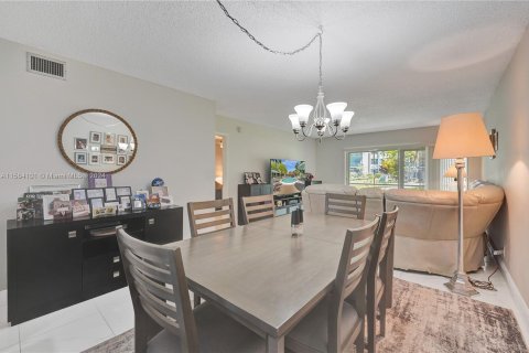 Copropriété à vendre à Lauderhill, Floride: 2 chambres, 99.41 m2 № 1170862 - photo 12