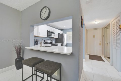 Condominio en venta en Lauderhill, Florida, 2 dormitorios, 99.41 m2 № 1170862 - foto 8