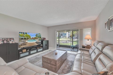 Copropriété à vendre à Lauderhill, Floride: 2 chambres, 99.41 m2 № 1170862 - photo 16