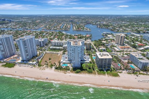 Condominio en venta en Pompano Beach, Florida, 2 dormitorios, 165.46 m2 № 1210515 - foto 2