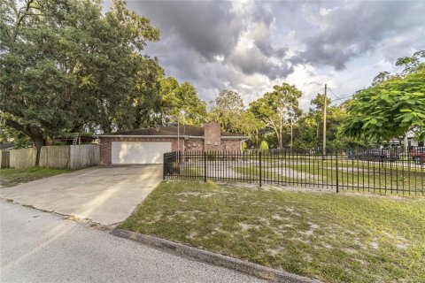 Villa ou maison à vendre à Tampa, Floride: 3 chambres, 208.01 m2 № 742489 - photo 5