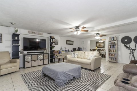 Villa ou maison à vendre à Tampa, Floride: 3 chambres, 208.01 m2 № 742489 - photo 20