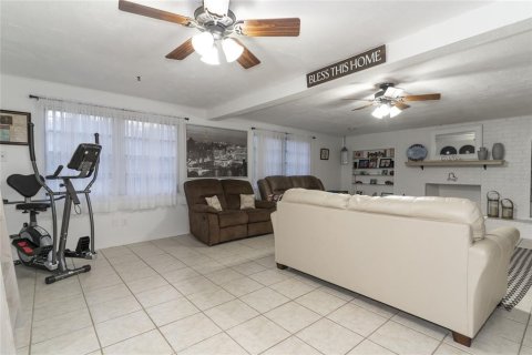 House in Tampa, Florida 3 bedrooms, 208.01 sq.m. № 742489 - photo 18