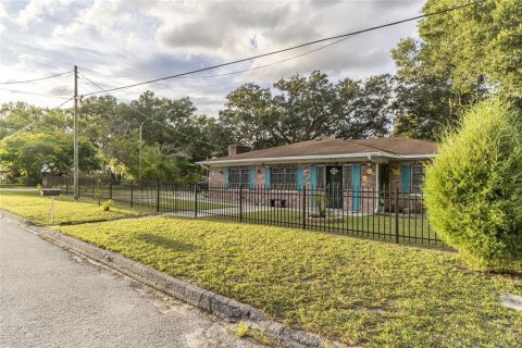 Villa ou maison à vendre à Tampa, Floride: 3 chambres, 208.01 m2 № 742489 - photo 2