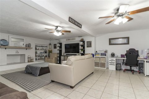 Villa ou maison à vendre à Tampa, Floride: 3 chambres, 208.01 m2 № 742489 - photo 19