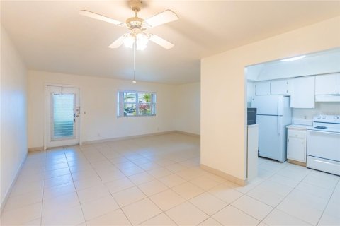 Condo in Delray Beach, Florida, 1 bedroom  № 1427030 - photo 8