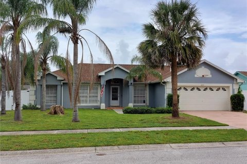 Villa ou maison à louer à Clermont, Floride: 3 chambres, 130.06 m2 № 842982 - photo 1