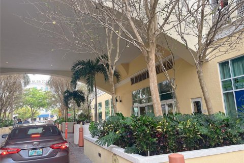 Купить кондоминиум в Майами, Флорида 3 спальни, 132.66м2, № 967564 - фото 1