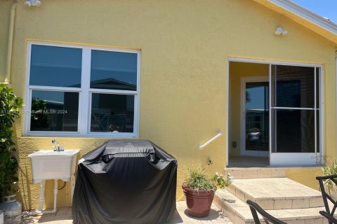 Casa en venta en Jensen Beach, Florida, 1 dormitorio, 93.65 m2 № 1351829 - foto 13