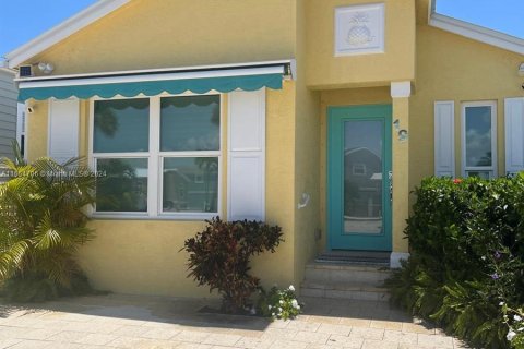 Casa en venta en Jensen Beach, Florida, 1 dormitorio, 93.65 m2 № 1351829 - foto 1