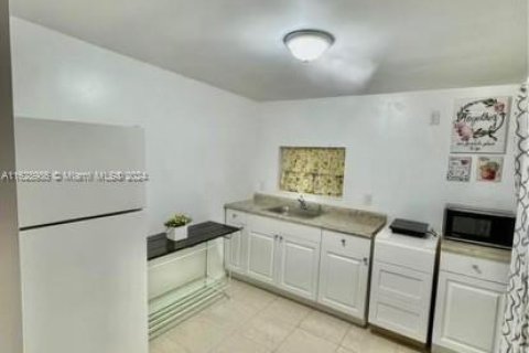 Villa ou maison à vendre à Miami Gardens, Floride: 3 chambres, 151.06 m2 № 1282930 - photo 30