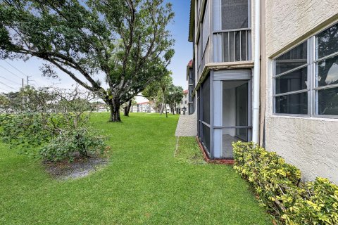 Copropriété à vendre à Pembroke Pines, Floride: 2 chambres, 108.7 m2 № 1142050 - photo 25