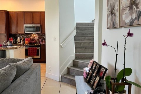 Casa en venta en Hialeah, Florida, 3 dormitorios, 188.13 m2 № 1383044 - foto 9