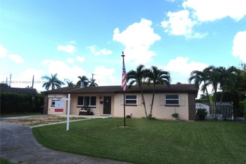 Villa ou maison à vendre à Miami, Floride: 3 chambres, 141.86 m2 № 1383042 - photo 3