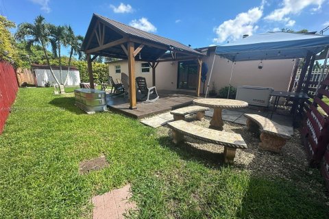 Villa ou maison à vendre à Miami, Floride: 3 chambres, 141.86 m2 № 1383042 - photo 21