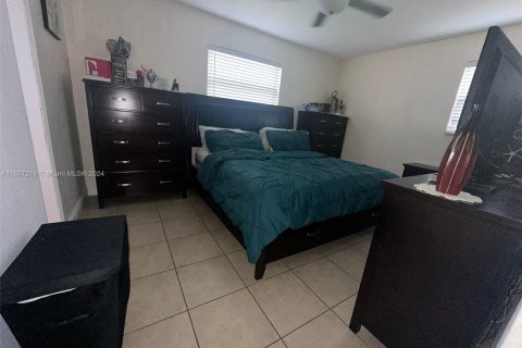 Casa en venta en Miami, Florida, 3 dormitorios, 141.86 m2 № 1383042 - foto 14