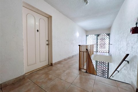 Copropriété à vendre à Pompano Beach, Floride: 2 chambres, 81.75 m2 № 1009506 - photo 15