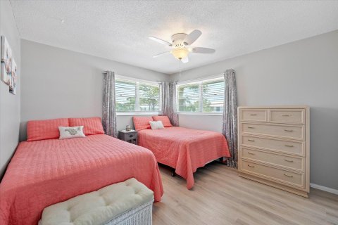 Condo in Stuart, Florida, 2 bedrooms  № 1224585 - photo 24