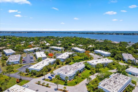 Condo in Stuart, Florida, 2 bedrooms  № 1224585 - photo 12