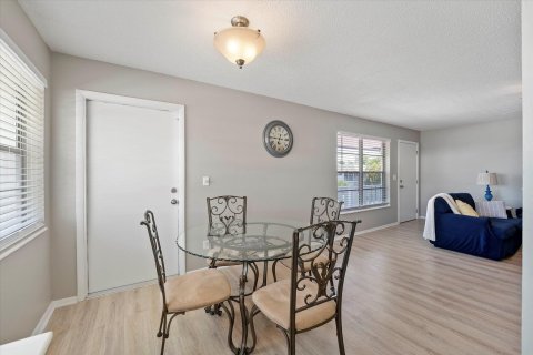 Copropriété à vendre à Stuart, Floride: 2 chambres, 92.16 m2 № 1224585 - photo 5