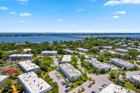 Condo in Stuart, Florida, 2 bedrooms  № 1224585 - photo 13