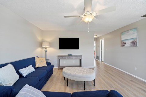 Condo in Stuart, Florida, 2 bedrooms  № 1224585 - photo 4