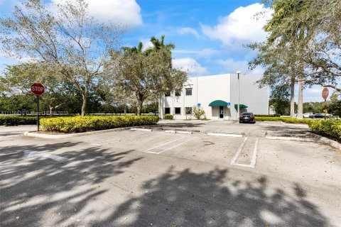 Commercial property in Weston, Florida № 528918 - photo 26