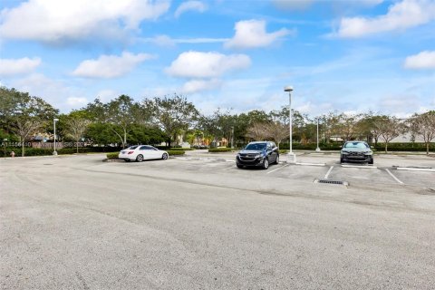 Commercial property in Weston, Florida № 528918 - photo 28