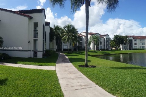 Condominio en venta en Doral, Florida, 1 dormitorio, 62.24 m2 № 1228103 - foto 18