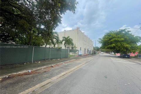 Propiedad comercial en venta en Miami, Florida № 783266 - foto 5