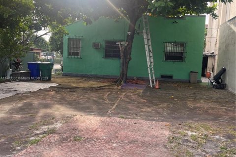 Propiedad comercial en venta en Miami, Florida № 783266 - foto 15