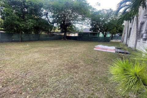 Propiedad comercial en venta en Miami, Florida № 783266 - foto 13