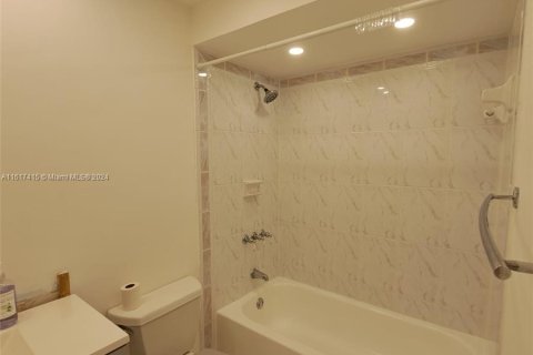 Condo in Sunny Isles Beach, Florida, 1 bedroom  № 1238794 - photo 12